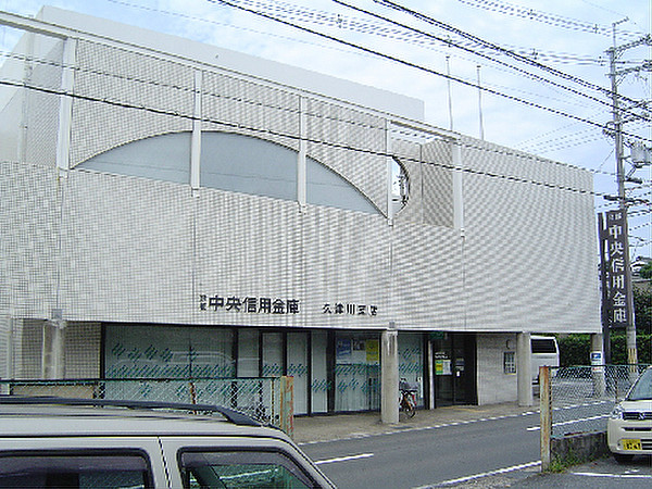 タイムズ久津川駅前（京都府城陽市平川横道7-8）の時間貸駐車場・満車/空車・料金情報 ｜タイムズ駐車場検索