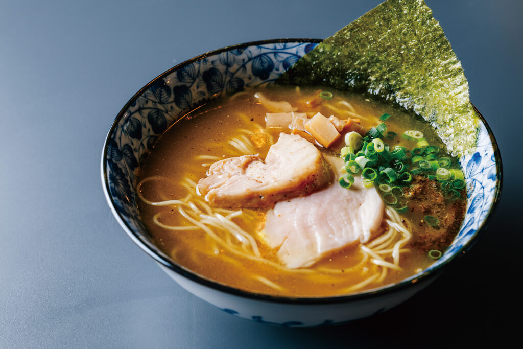 徳島ラーメンがやってきた・・・ 麺王 松山平田店 :