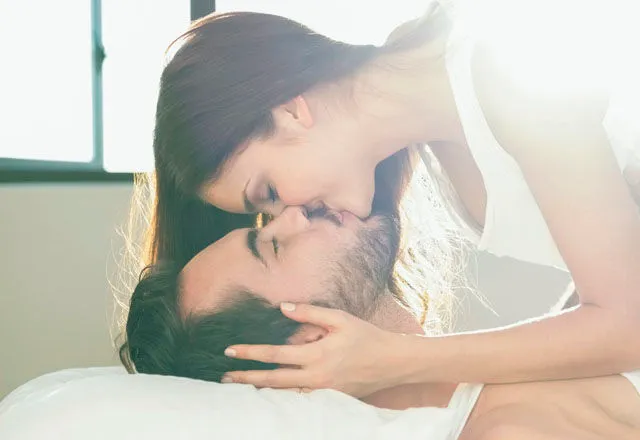 「Hはダメだけど、キスの仕方なら教えてあげる！」キステクニック抜群の姉が童貞弟とくちSEX！  互いのとろけるキスの連続で愛液漏れっぱなしのマ○コに筆おろし生挿入！常にベロキスしながら密着中出しSEX！