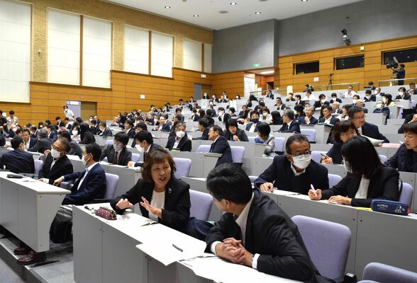 ＳＮＳで私的やりとりはＮＧに 学校現場からは戸惑いも 県教委が教職員懲戒処分に新基準｜県内主要,社会,政治行政｜下野新聞デジタルニュース ｜下野新聞デジタル