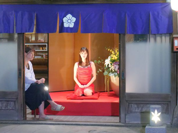 衝撃】飛田新地の店頭おばちゃんの驚きの仕事内容と稼ぎを徹底解説 | 虎やんの夜職マッチングサイト