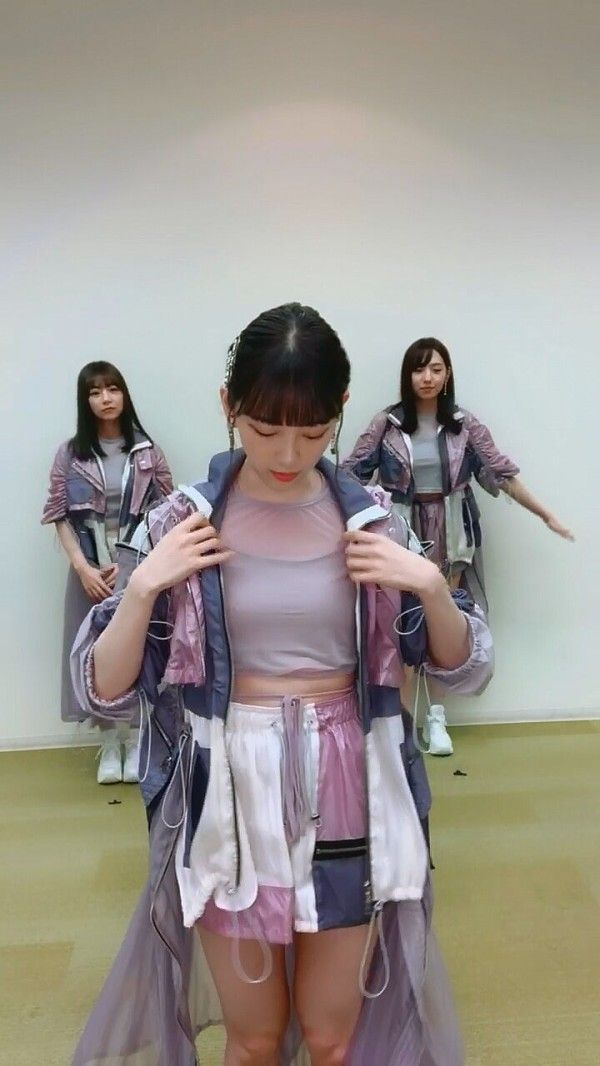 乃木坂46】堀未央奈ちゃん、胸の谷間をランウェイで放り出してしまう！※画像あり : 女子アナお宝画像速報－5chまとめ