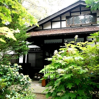 まるごと貸切 にごり湯天然温泉かけ流しと庭園 満来箱根山荘 口コミ、宿泊料金、写真 2025