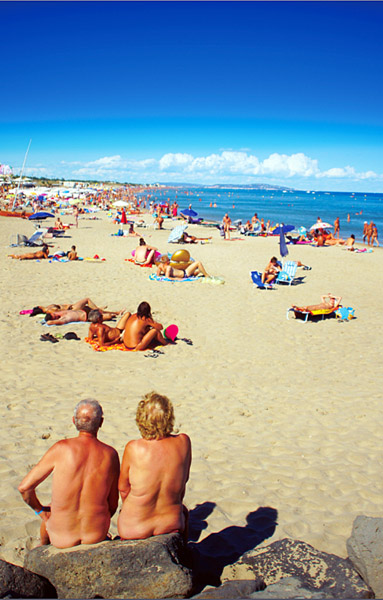 世界最大のヌーディスト村「Cap d'Agde」の画像ww | STERON