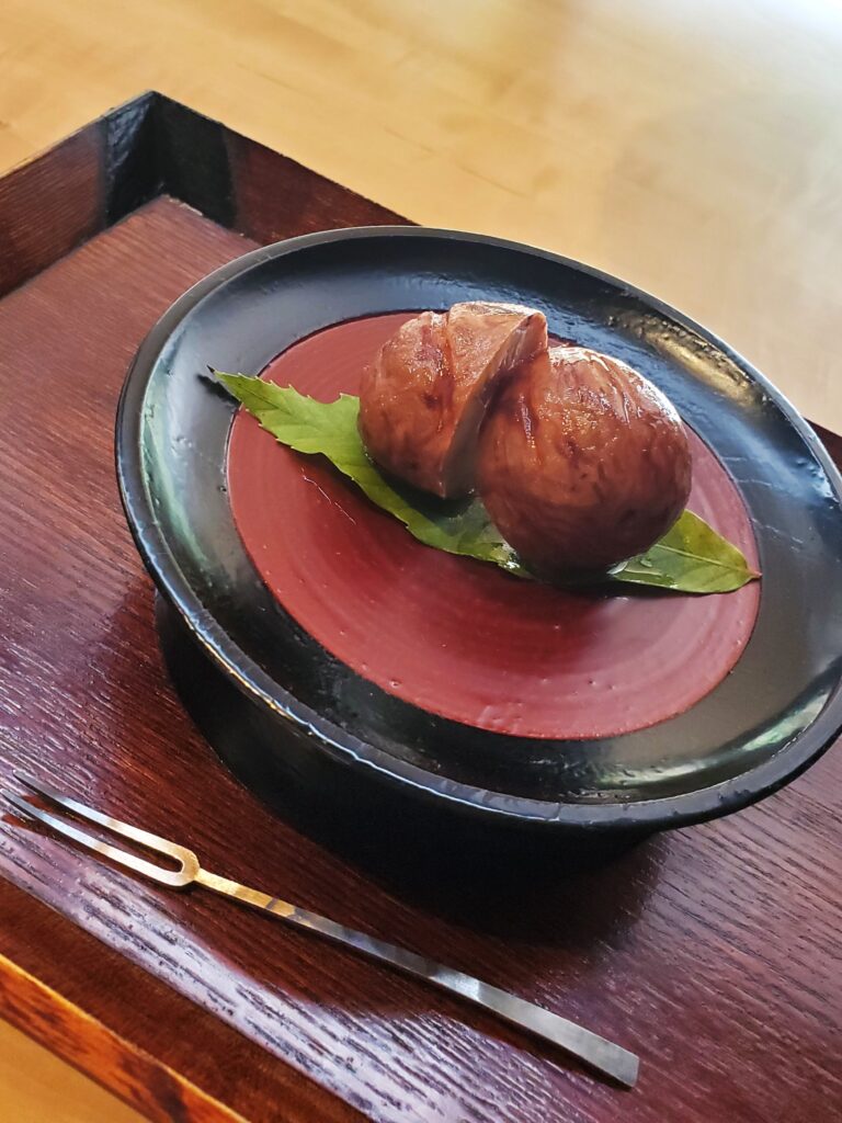 マサの出張飯 | （金沢）手打蕎麦 こより 路地道にある大きな古民家