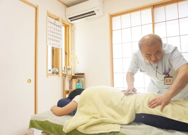 今すぐ試したいシリーズ ～疲労回復におすすめのツボ「湧泉（ﾕｳｾﾝ）」～【行徳・浦安エリアの漢方薬局】 | 誠心堂薬局