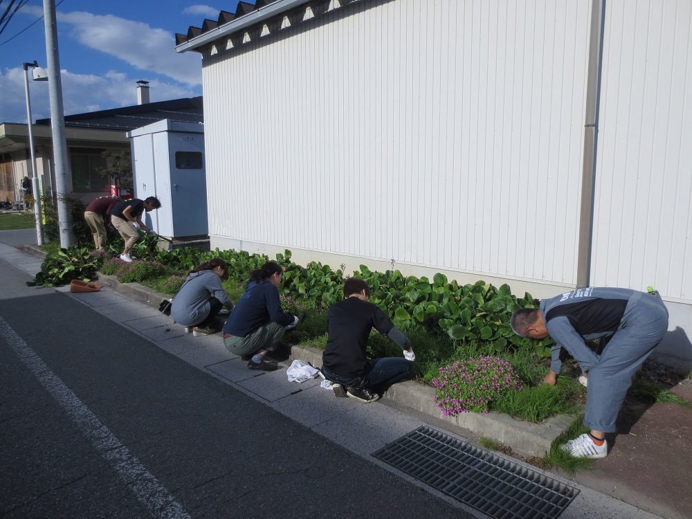 鹿鳴館彩った調度品やドレス 明治の華美、今もなお 「華族会館」創立150年、渋谷で展覧会 ／東京