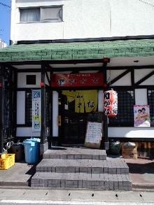 くるめ女子旅 | 魚が食べたい時はこの店！「和かな」。地元の常連さんや、久留米に来たら必ず寄る！って方も多い店です。刺身の厚みがすごい。今人気のアジフライも、丸々1匹。焼き、煮付け何でも美味しい🤤