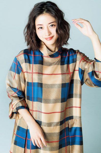 石原さとみ画像 パンチラ、美脚フェチ、腋、尻、お宝写真集