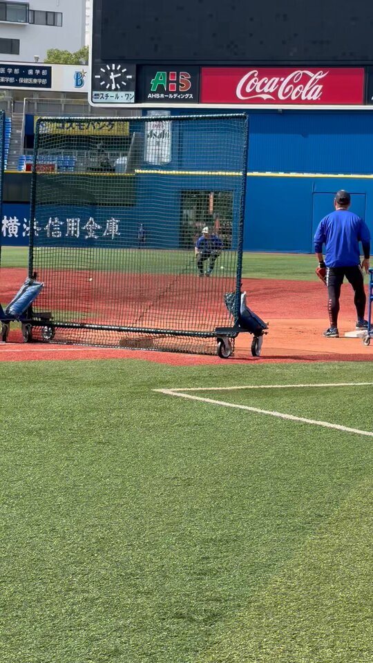 【骨折】痛い山本祐大デッドボールからダッシュでベンチ！からの代走戸柱恭孝横浜DeNAベイスターズ2024年9月15日常廣羽也斗広島東洋カープ死球退場負傷骨折登録抹消へ戦線離脱東克樹ショック祐大のおかげ