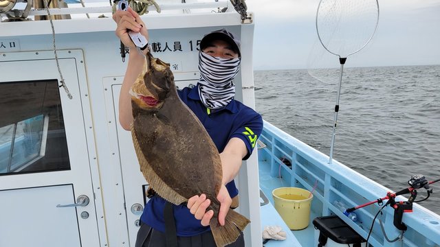 称賛フグ ポイントの水深浅く道具もシンプルで楽しめる 大原・幸盛丸―