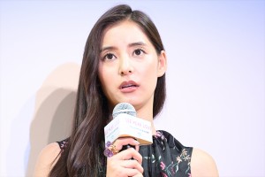 144点の新木 優子の写真と高解像度写真 - Getty