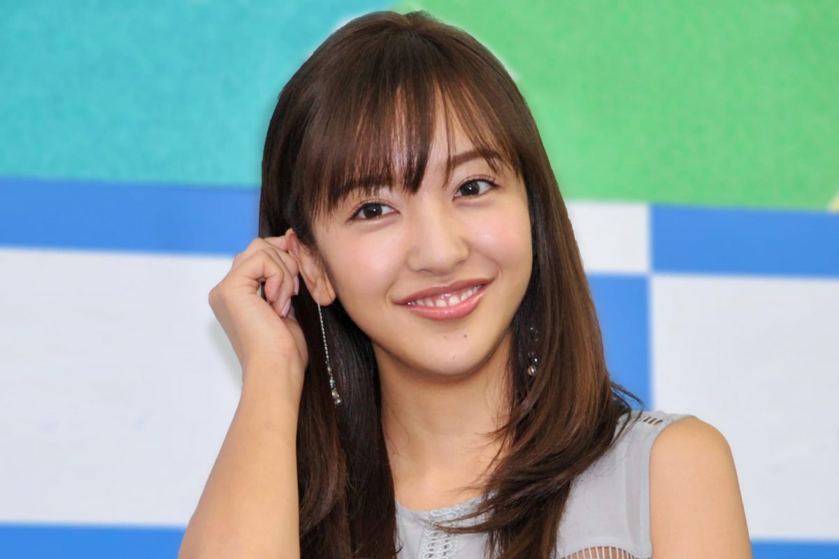 板野友美、愛娘との“お揃いコーデ”に「親子で可愛い」「姉妹ですか!?」 - エンタメ