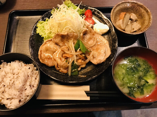 牛もつ鍋と魚がうまい店 まるとく 春日原（大野城・春日/居酒屋） - 楽天ぐるなび