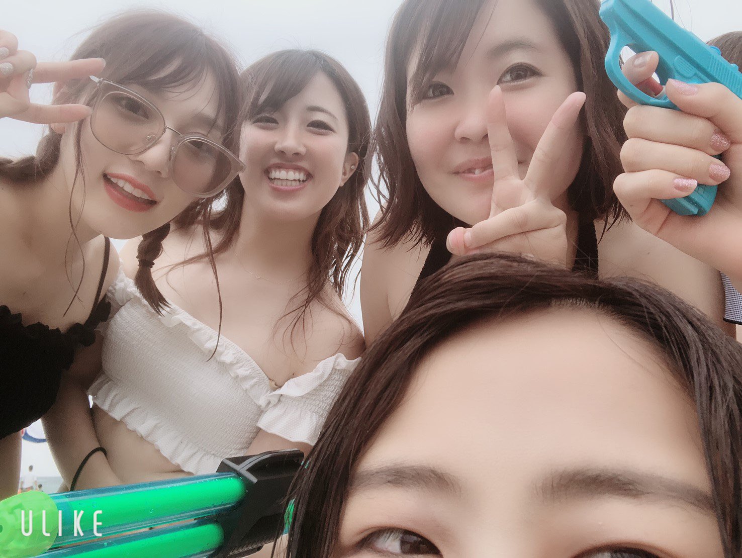 古川優香、ビーチで夏コーデ! ほっそりウエスト披露 | マイナビニュース