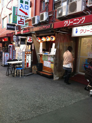 激怒】タコ焼きからタコよりデカい○○が出て来たでござる → 購入店に怒鳴り込んだ結果 |