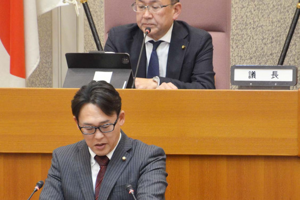 視察中にキャバクラ 小田原市議会議長「過去にも複数回」 今後の自粛否定 | カナロコ