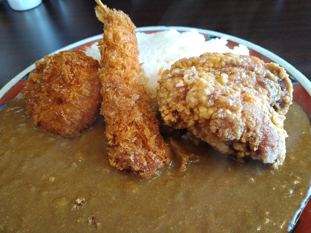 食堂俱楽部よしび （北海道岩見沢市） ザンギメガ盛り定食