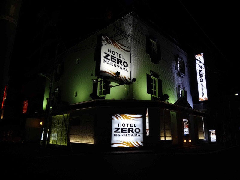 HOTEL ZERO |