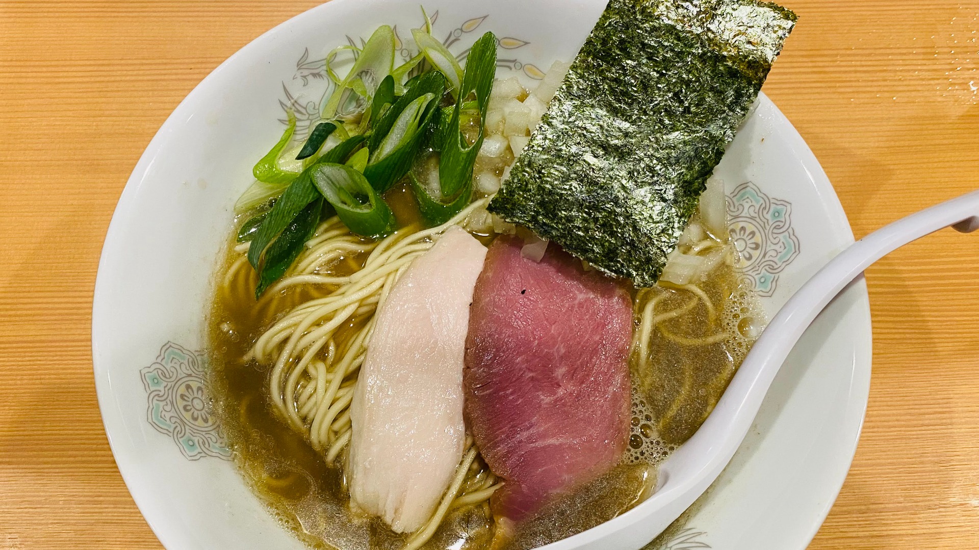 北千住煮干中華蕎麦 かれん【五】  ～９月末に店を卒業して独立開業する高野店長の作る「ラス２限定」の「鴨清湯昆布水つけ麺」を醤油と塩のダブルつけ出汁の「鴨マシマシ」で🦆🦆～