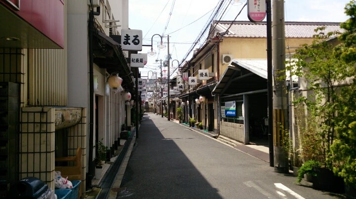 日本最大級の遊郭の建物が今も150軒以上残る「飛田新地」に行ってきました - GIGAZINE