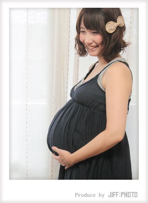 AIグラビア写真集 おばあちゃんはお母さんになります: 30人の美しい妊婦達 (ぴんべぇブックス) [Kindle]』(ぴんべぇ)の感想