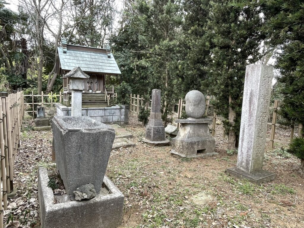 巨大な男根と女性器像！長崎県雲仙「木花聞那姫神社」で生命と日本信仰の根源を目の当たりにする - ミズイロノタビ