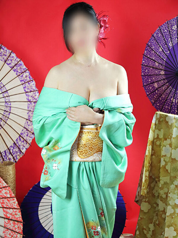 美月（みづき）43才（43） 北九州・熟女専門処・紫蘭マダム -