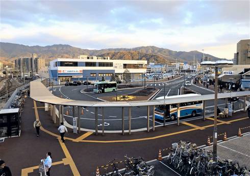 広島散歩(9) – 都心への乗換駅には使えない？ JR新白島駅 |