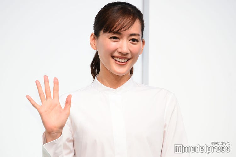 綾瀬はるか、過去2度「女優を辞めてもいい」と思った真相とは？ - モデルプレス