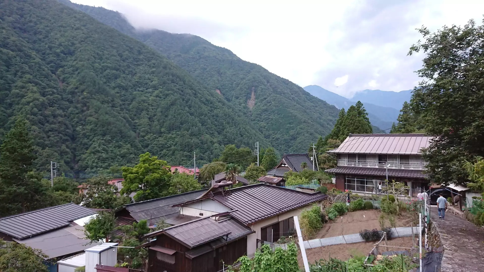 紅葉の赤沢宿 江戸屋旅館[25516059222]の写真・イラスト素材｜アマナイメージズ