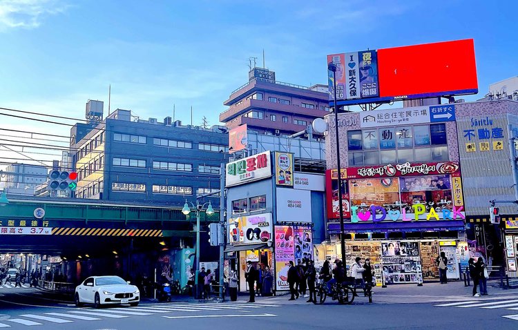 【立ちんぼ】新宿・新大久保の街娼（かわいい）　cute hooker in Shinjuku