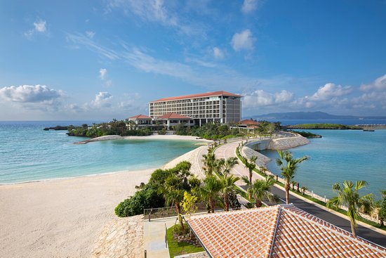 Okinawa's warm hot spring tour